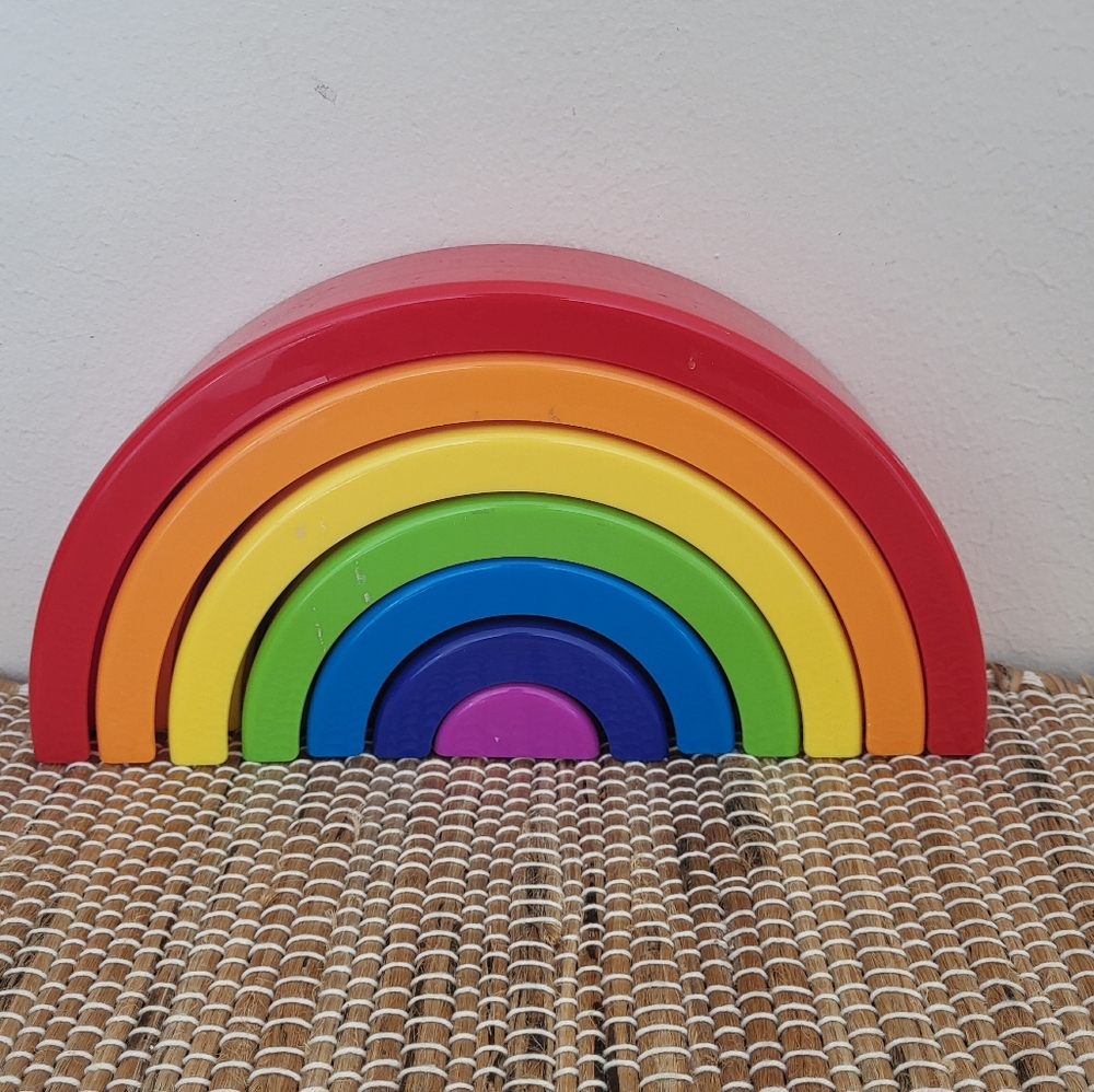Plastic stacking rainbow play room 🌈